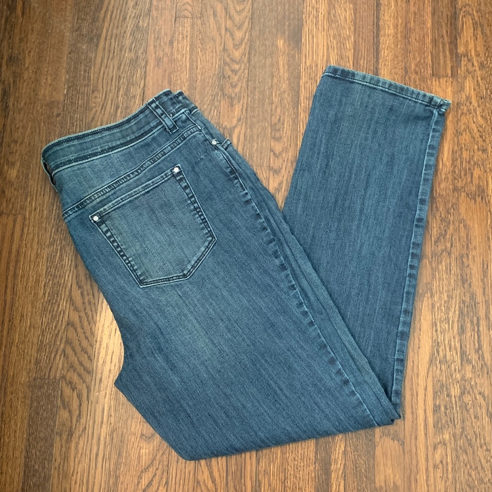 Chico’s Fabulously Slimming Medium Wash  Jeans Size 12 Short